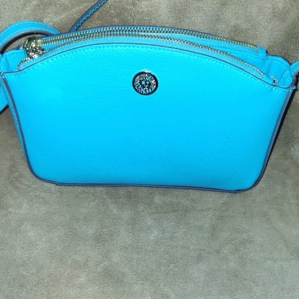 Anne Klein Teal Faux Leather Shoulder Bag – Like New – Gold Hardware – Classic T
